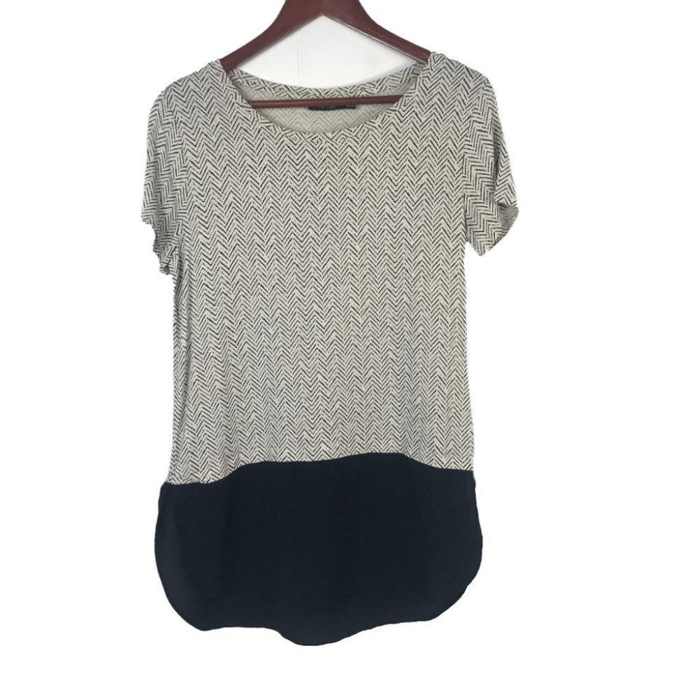 Black and White Printed Top‎